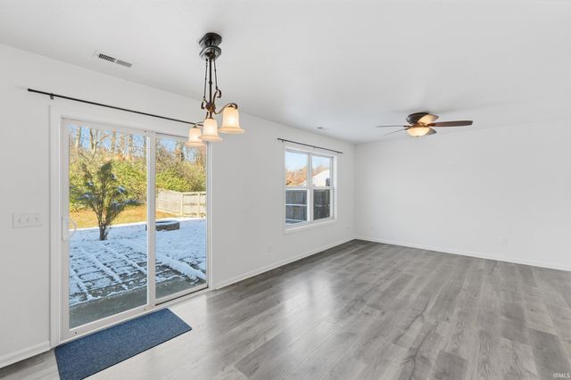 2823 Jacobs Creek Run, Fort Wayne, IN 46825