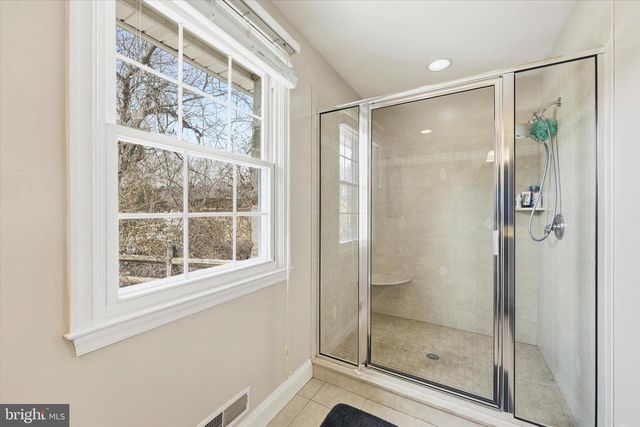 1 WINDEMERE PKWY, Phoenix, MD 21131