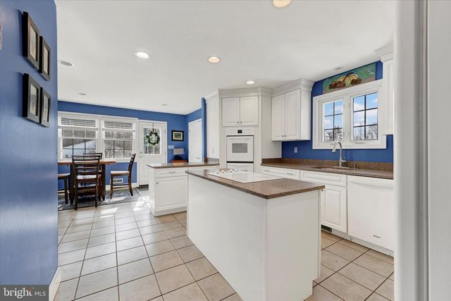 1 WINDEMERE PKWY, Phoenix, MD 21131