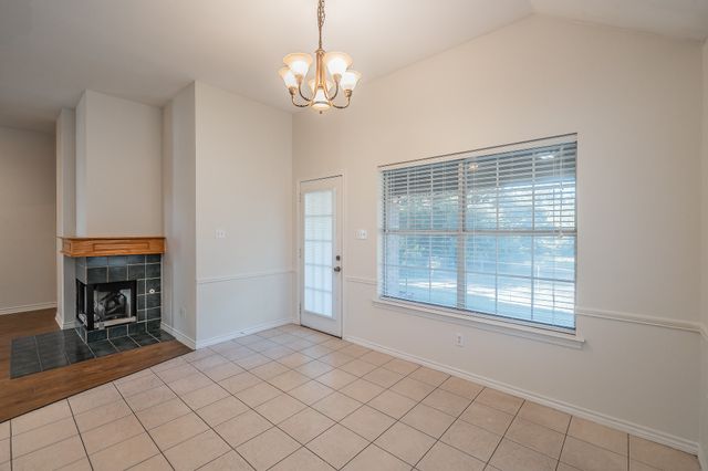 1304 S State Street, Decatur, TX 76234