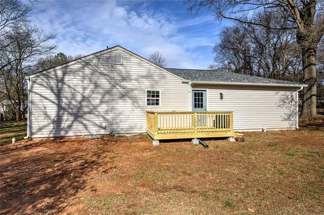 30 Grove Circle, Cartersville, GA 30120