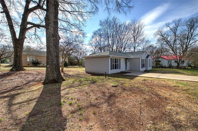 30 Grove Circle, Cartersville, GA 30120