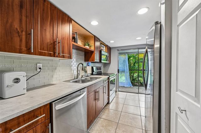 2830 Riverside Drive 103-3, Coral Springs, FL 33065