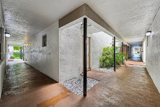 2830 Riverside Drive 103-3, Coral Springs, FL 33065