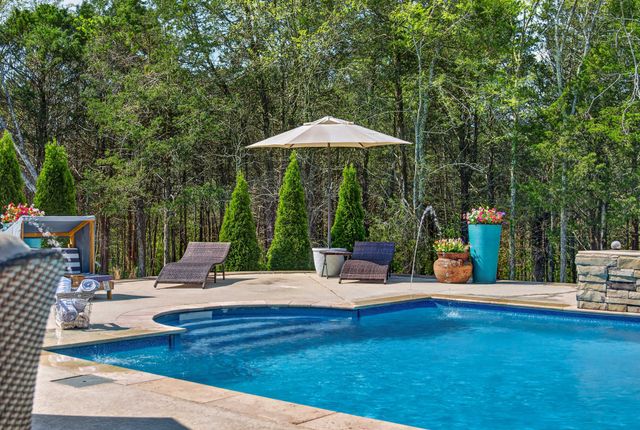 228 Weaver Rd, Lebanon, TN 37090