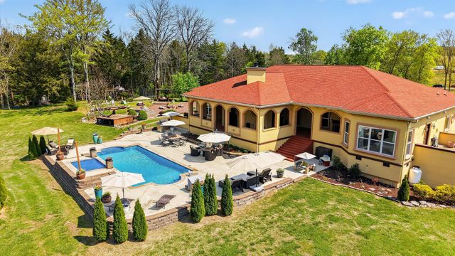 228 Weaver Rd, Lebanon, TN 37090