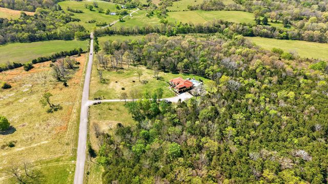 228 Weaver Rd, Lebanon, TN 37090