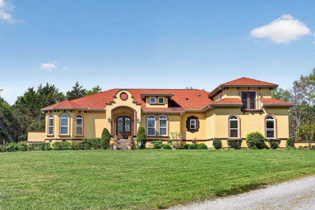 228 Weaver Rd, Lebanon, TN 37090