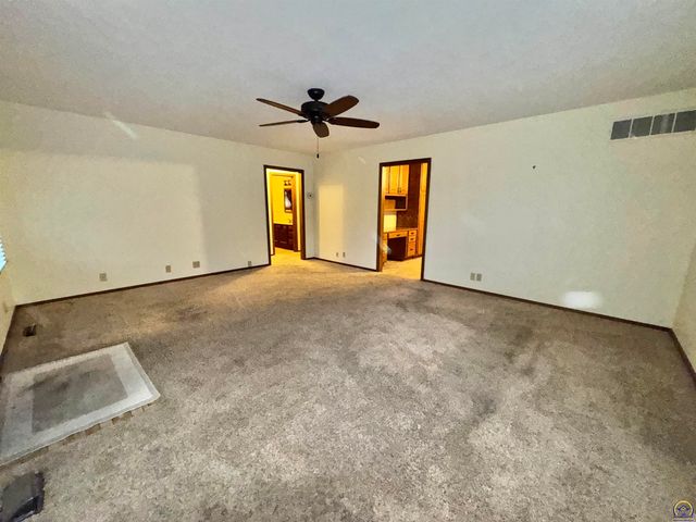 1038 SW Randolph AVE, Topeka, KS 66604