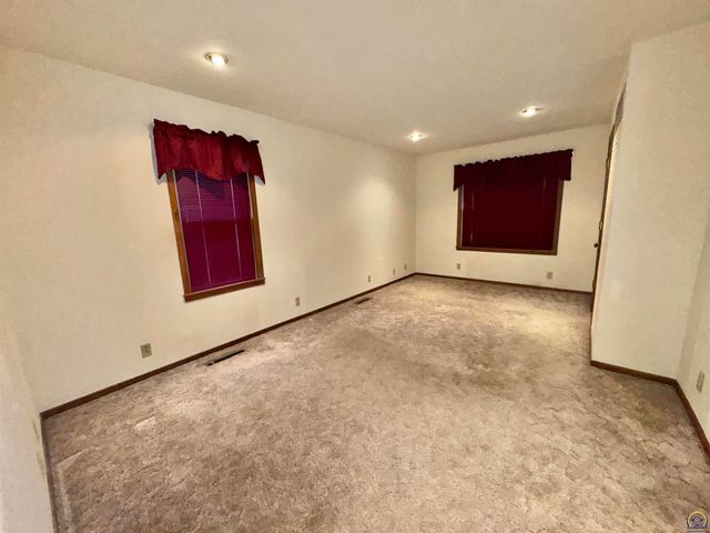 1038 SW Randolph AVE, Topeka, KS 66604