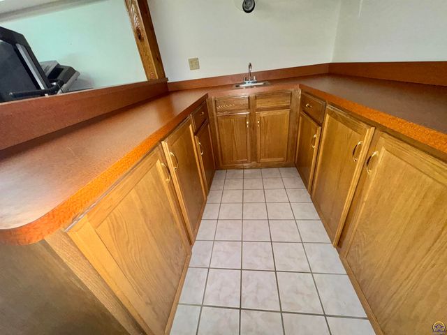 1038 SW Randolph AVE, Topeka, KS 66604