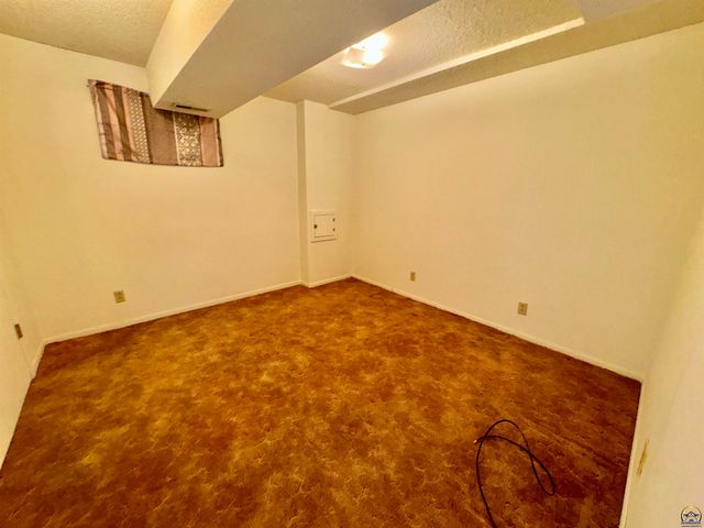 1038 SW Randolph AVE, Topeka, KS 66604