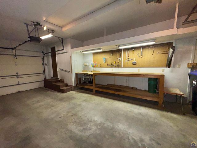 1038 SW Randolph AVE, Topeka, KS 66604