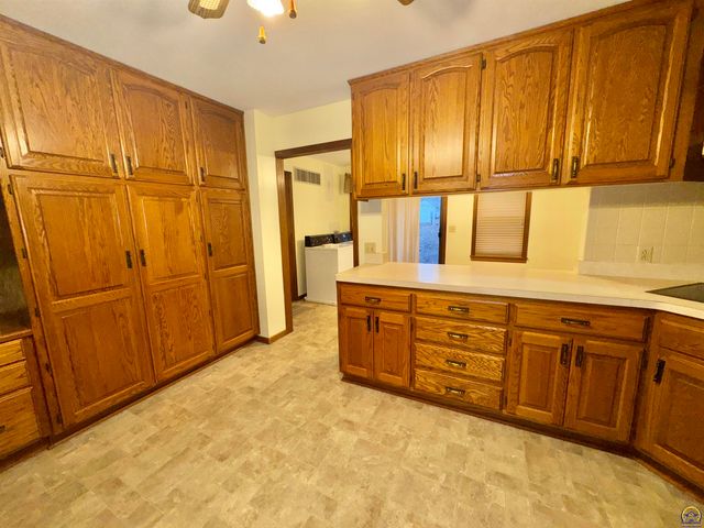 1038 SW Randolph AVE, Topeka, KS 66604