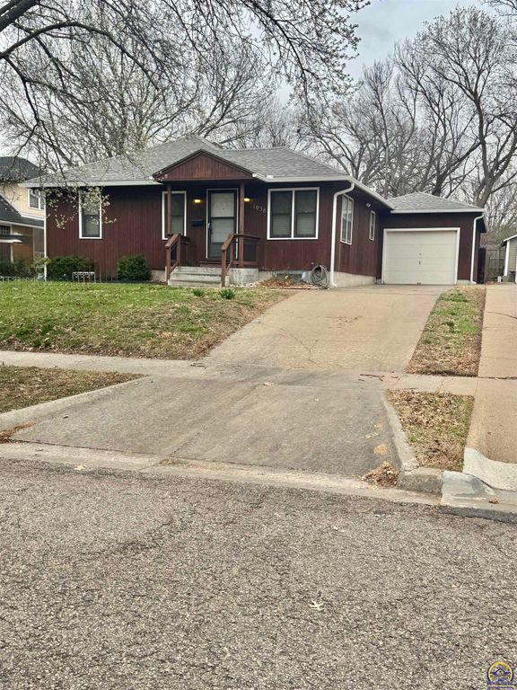 1038 SW Randolph AVE, Topeka, KS 66604