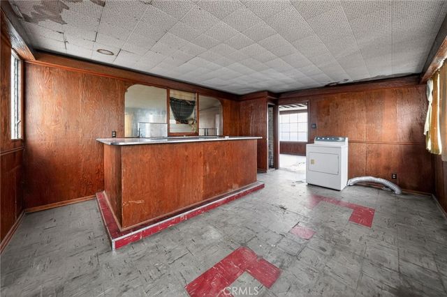 1305 W 84th, Los Angeles, CA 90044