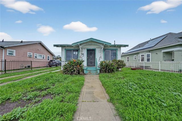 1305 W 84th, Los Angeles, CA 90044