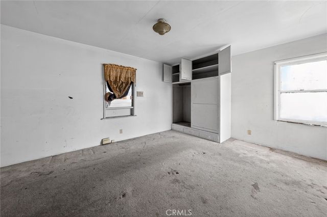 1305 W 84th, Los Angeles, CA 90044