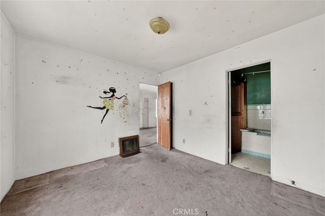 1305 W 84th, Los Angeles, CA 90044