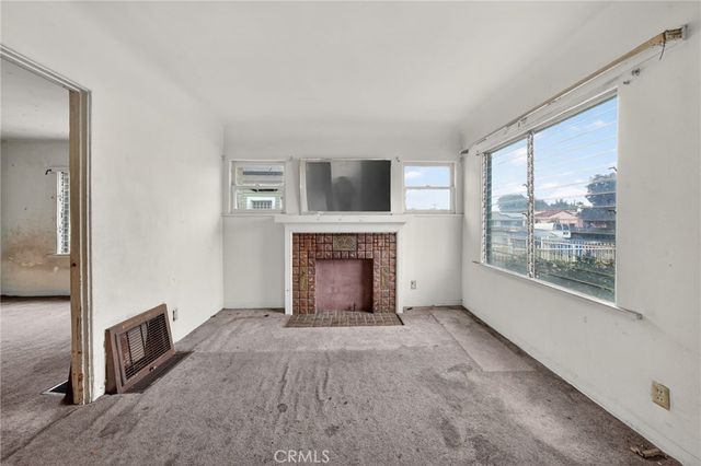 1305 W 84th, Los Angeles, CA 90044