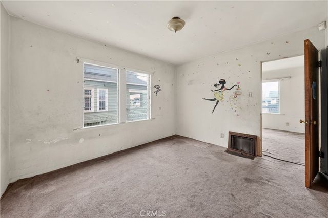 1305 W 84th, Los Angeles, CA 90044