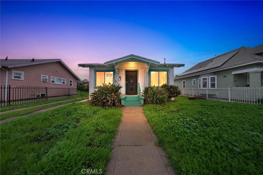 1305 W 84th, Los Angeles, CA 90044