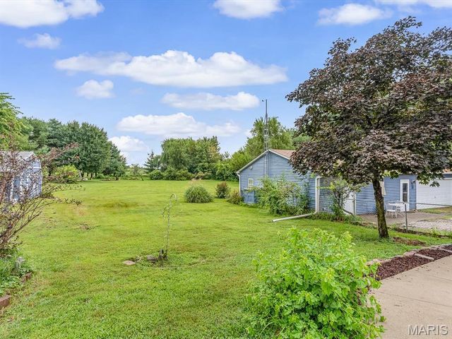 7709 Goshen Road, Edwardsville, IL 62025