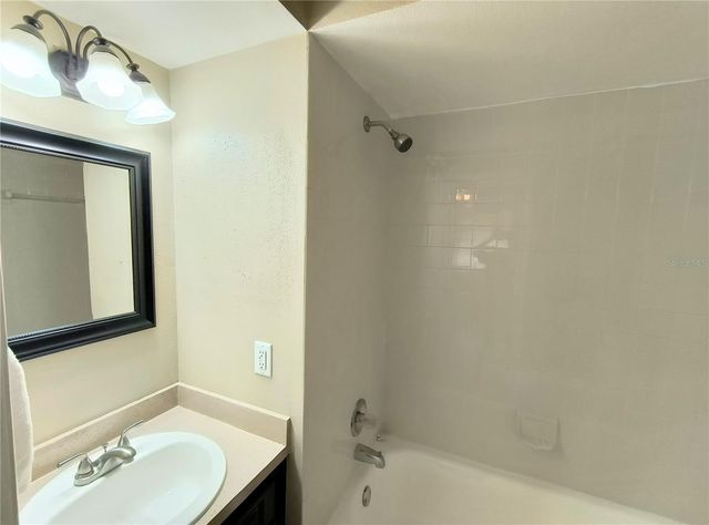 201 S ARRAWANA AVENUE L, Tampa, FL 33609