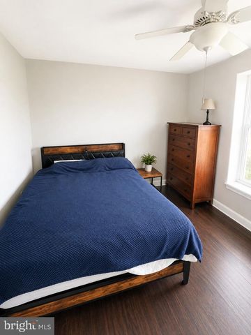 5547 RIDGE AVE, Philadelphia, PA 19128
