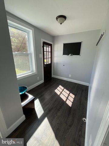5547 RIDGE AVE, Philadelphia, PA 19128