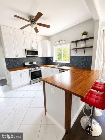5547 RIDGE AVE, Philadelphia, PA 19128