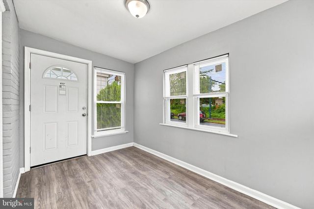 216 WOODLAWN AVE, Collingdale, PA 19023