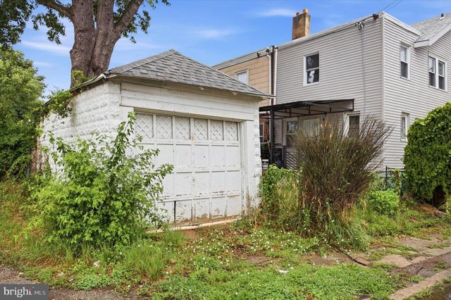 216 WOODLAWN AVE, Collingdale, PA 19023