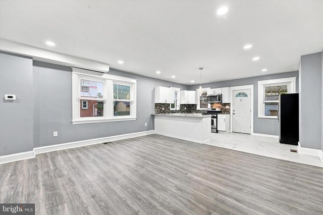 216 WOODLAWN AVE, Collingdale, PA 19023