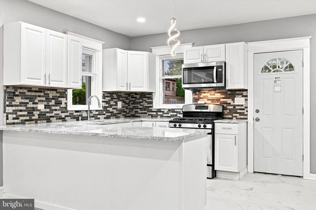 216 WOODLAWN AVE, Collingdale, PA 19023