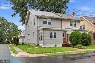 216 WOODLAWN AVE, Collingdale, PA 19023