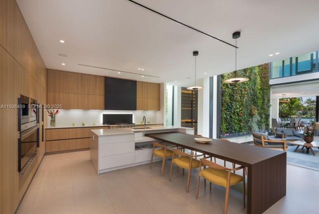 6480 Allison Rd, Miami Beach, FL 33141