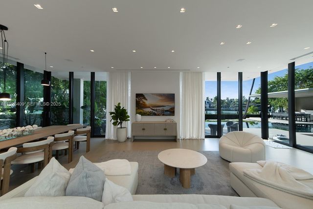 6480 Allison Rd, Miami Beach, FL 33141