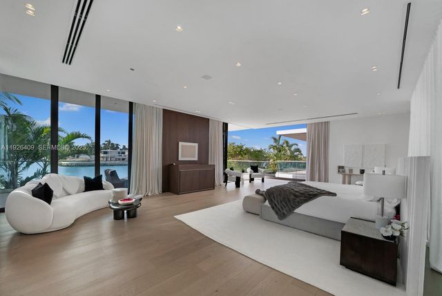 6480 Allison Rd, Miami Beach, FL 33141