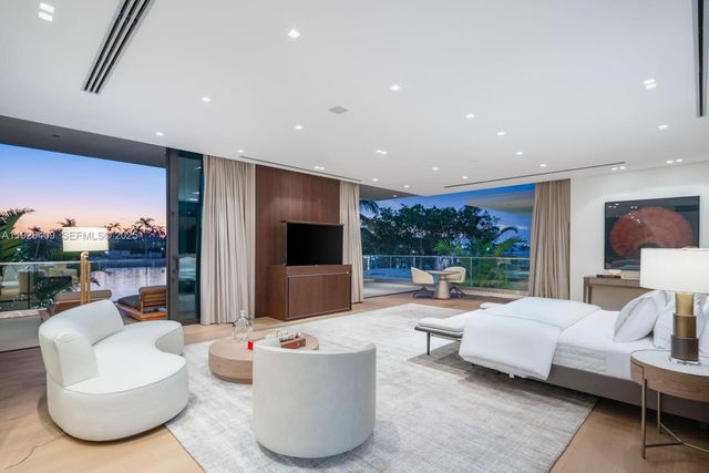 6480 Allison Rd, Miami Beach, FL 33141