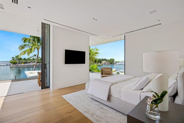 6480 Allison Rd, Miami Beach, FL 33141