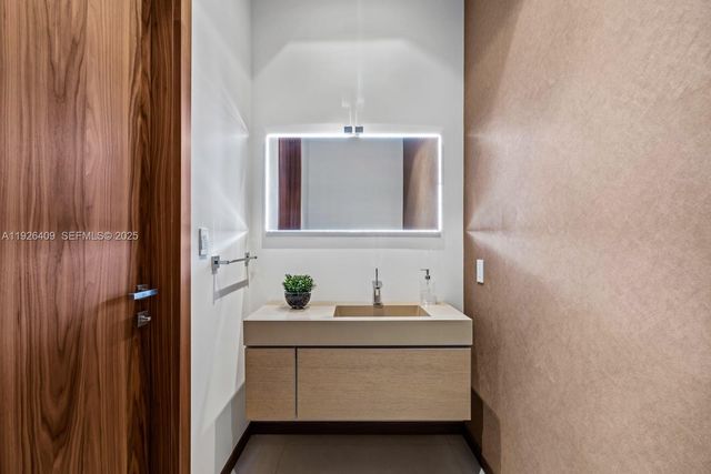 6480 Allison Rd, Miami Beach, FL 33141