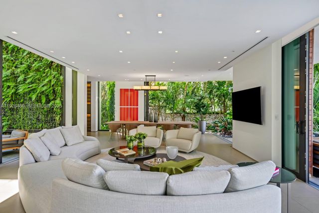 6480 Allison Rd, Miami Beach, FL 33141