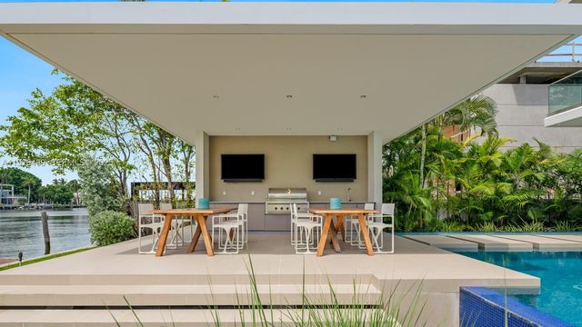 6480 Allison Rd, Miami Beach, FL 33141