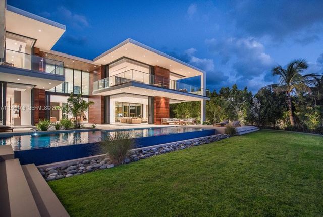 6480 Allison Rd, Miami Beach, FL 33141