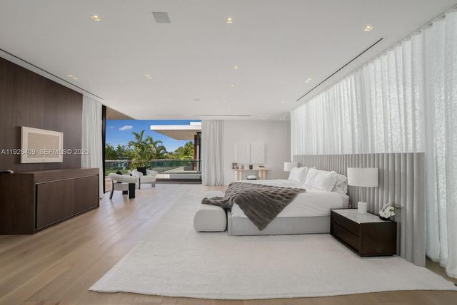 6480 Allison Rd, Miami Beach, FL 33141