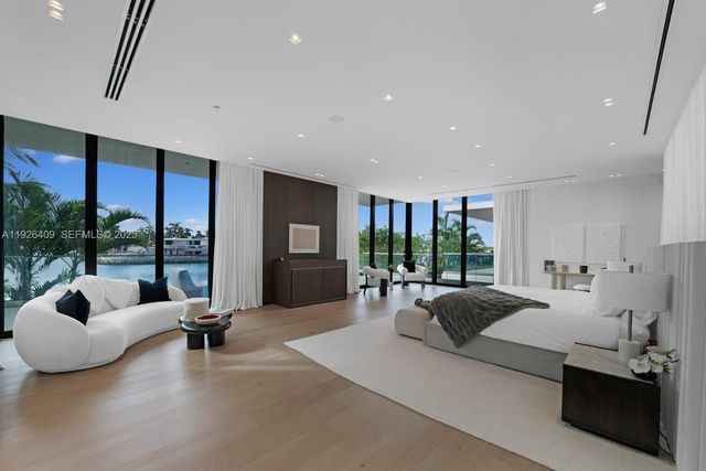 6480 Allison Rd, Miami Beach, FL 33141