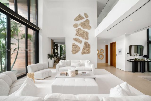 6480 Allison Rd, Miami Beach, FL 33141