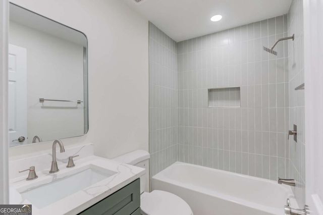 1381 Timbercrest Drive, Lawrenceville, GA 30045