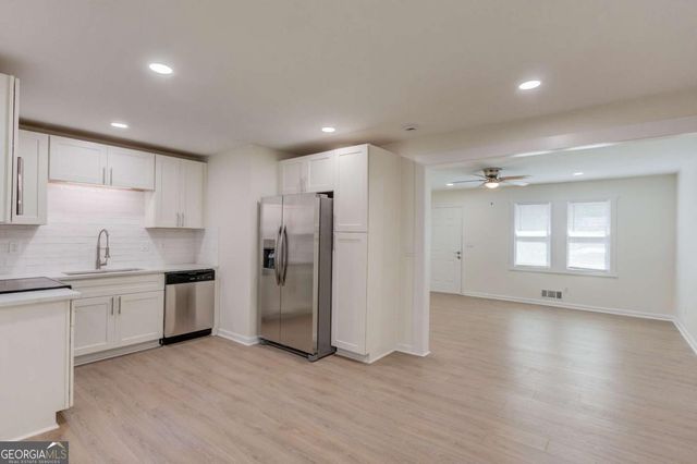 1381 Timbercrest Drive, Lawrenceville, GA 30045